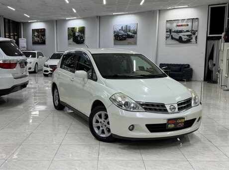 Nissan Tiida 2012