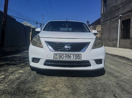 Nissan Sunny 2012
