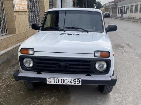 LADA (VAZ) Niva 2005
