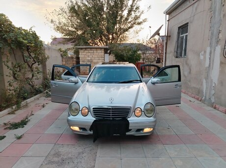 Mercedes E 270 2000