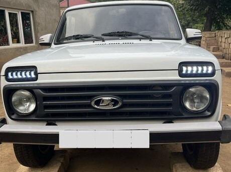 LADA (VAZ) Niva 2015