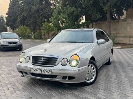 Mercedes E 220 2000