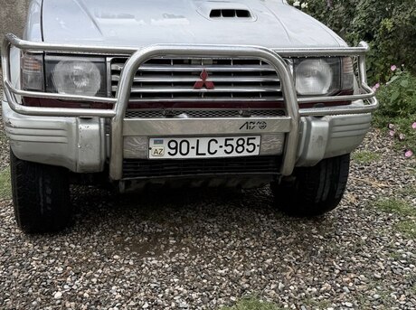 Mitsubishi Pajero 1995