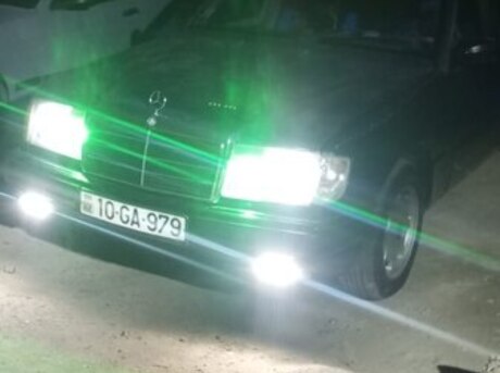 Mercedes 230 E 1990