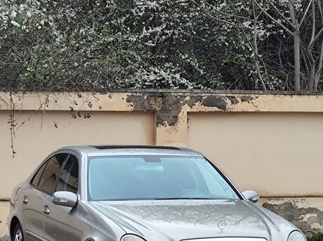 Mercedes E 240 2004