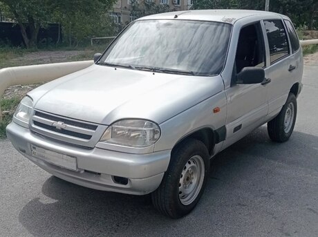 Chevrolet Niva 2004