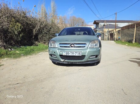 Opel Signum 2005