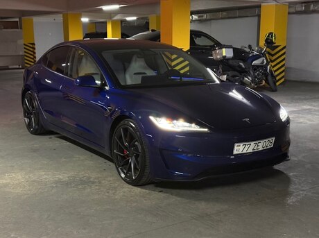 Tesla Model 3 2025
