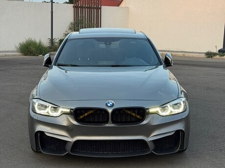 BMW 330 2018