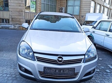 Opel Astra 2010