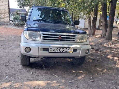 Mitsubishi Pajero io 1999