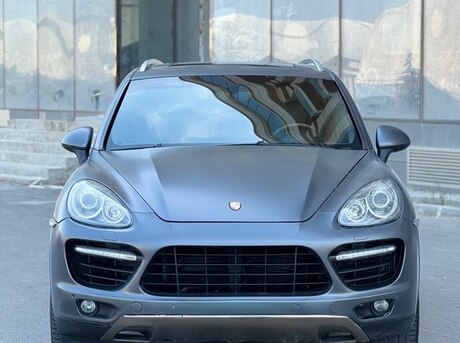 Porsche Cayenne Turbo S 2011