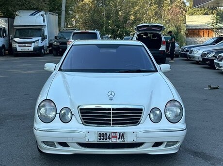 Mercedes E 240 2001
