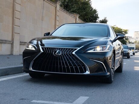 Lexus ES 300h 2023