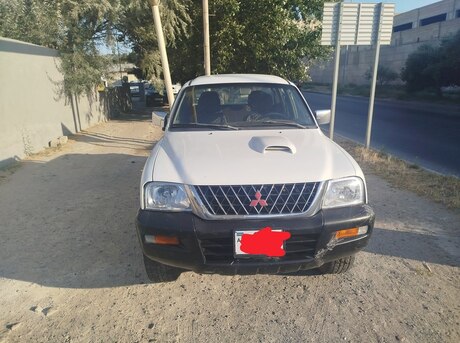 Mitsubishi L200 2004