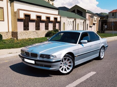 BMW 728 2000