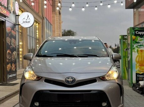 Toyota Prius V 2019