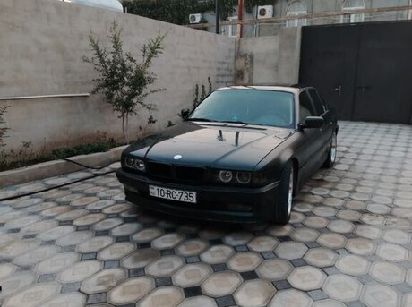 BMW 735 1998