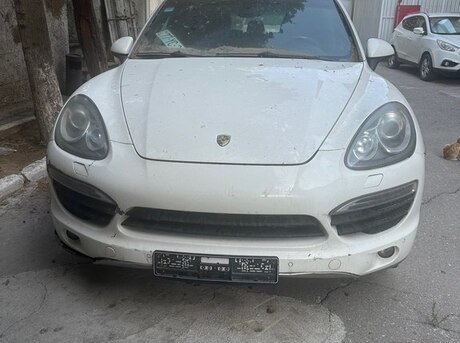 Porsche Cayenne S 2011
