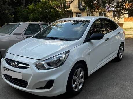 Hyundai Accent 2013