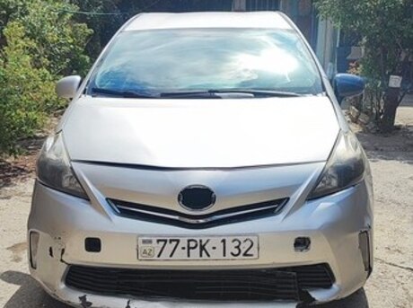 Toyota Prius V 2012