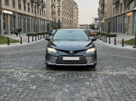 Toyota Camry 2021