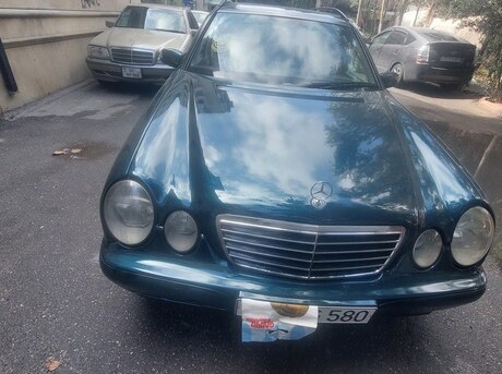 Mercedes E 220 2001