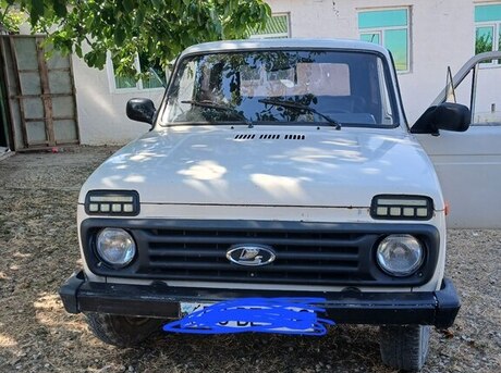 LADA (VAZ) Niva 1985