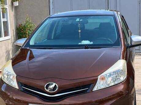 Toyota Vitz 2011