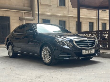 Mercedes E 220 2015