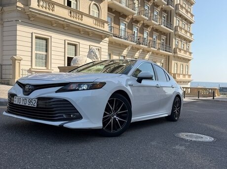 Toyota Camry 2021