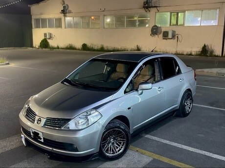 Nissan Tiida 2007