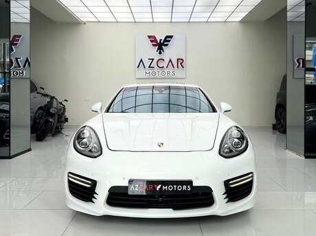 Porsche Panamera GTS 2013