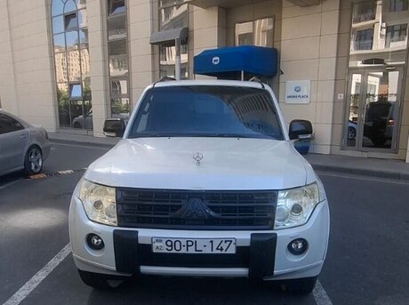 Mitsubishi Pajero 2010