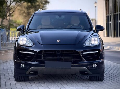 Porsche Cayenne Turbo 2011