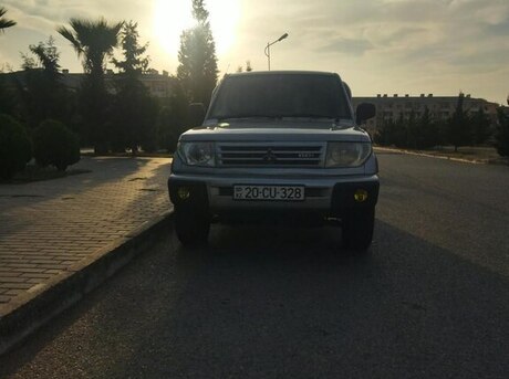Mitsubishi Pajero io 1998