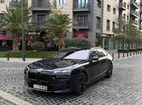 BMW i7 2023