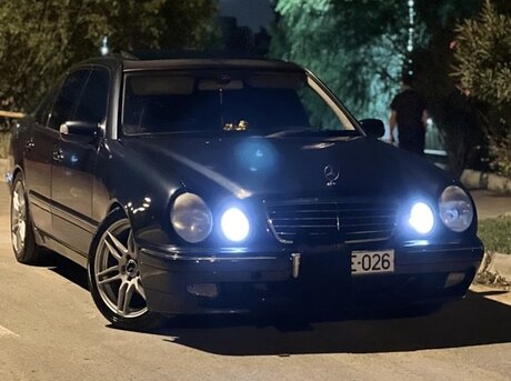 Mercedes E 220 2001