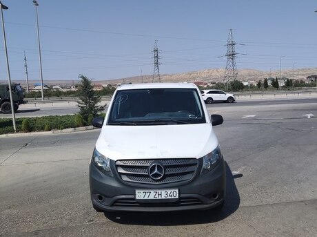 Mercedes  2017