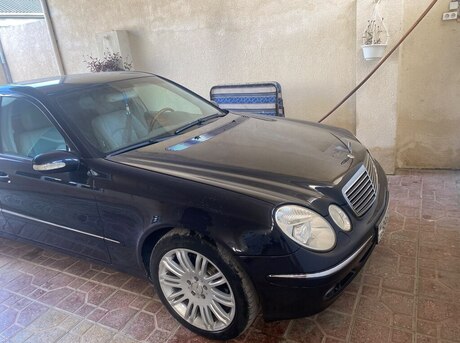 Mercedes E 240 2003