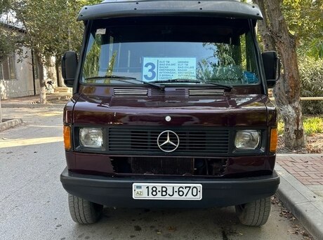 Mercedes 208 D 1993