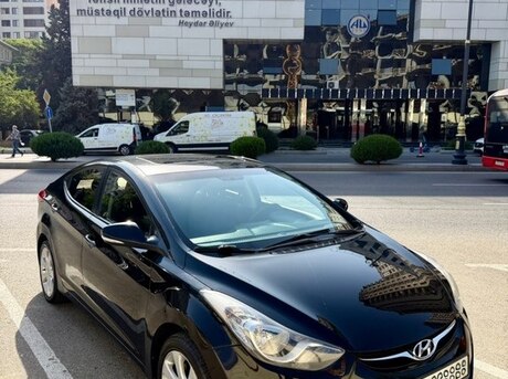 Hyundai Elantra 2012