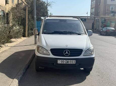 Mercedes  2010