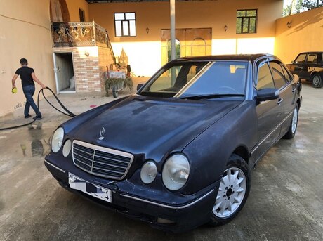 Mercedes E 270 2000