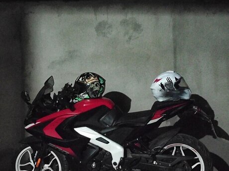 Bajaj Pulsar RS 200 2021