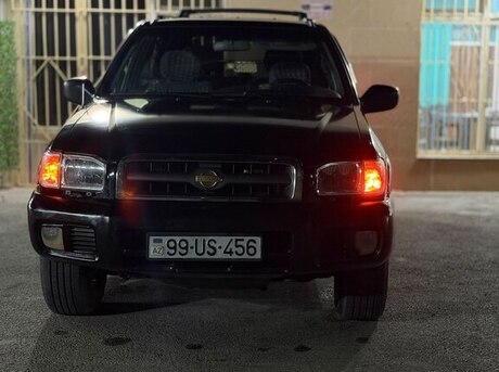 Nissan Pathfinder 1999