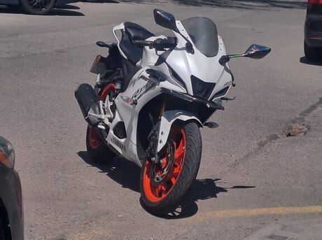 Yamaha R15 V4 2025