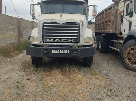 Mack  2009