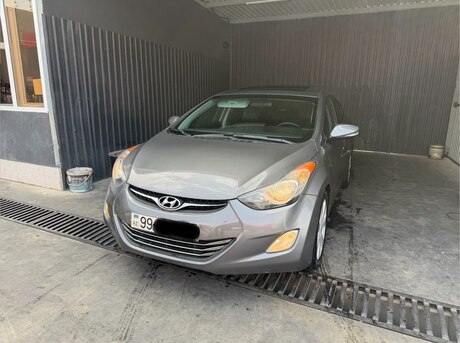Hyundai Elantra 2013