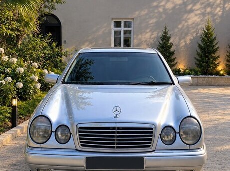 Mercedes E 240 1999